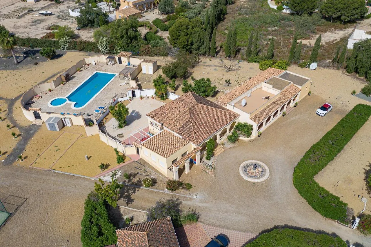 Casa Mari - Fabulous Semi-Detached Villa With Swimming Pool, Tennis Court And Huge Gardens Turre